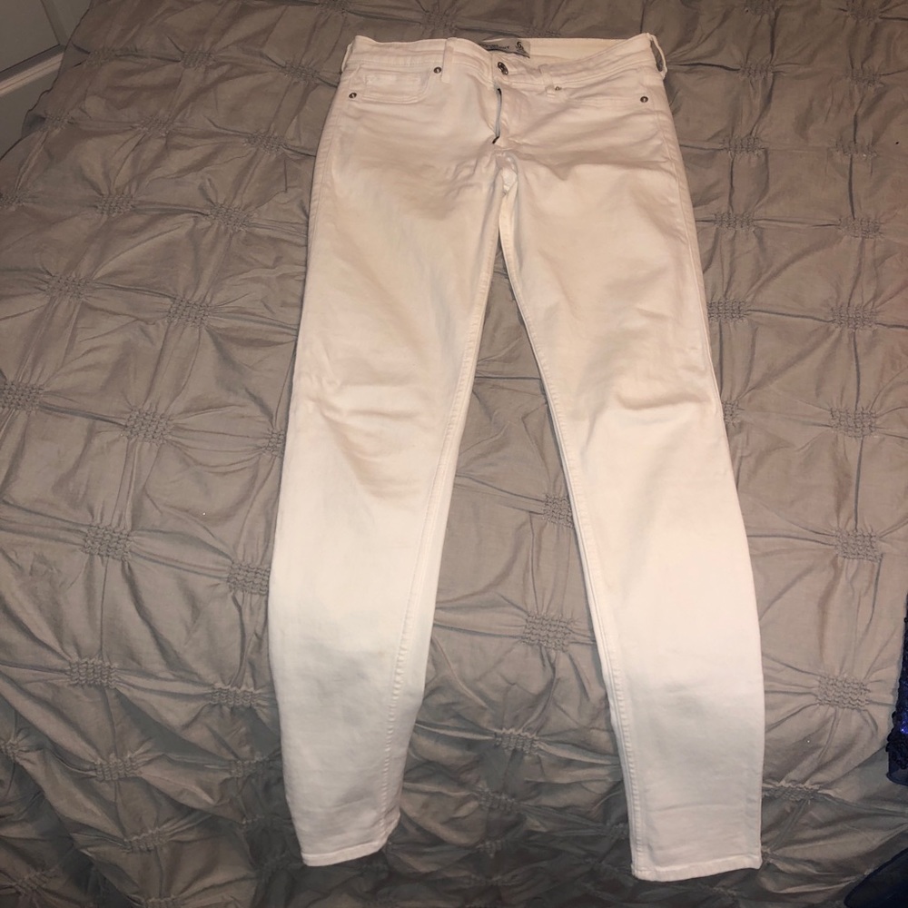White skinny jeans